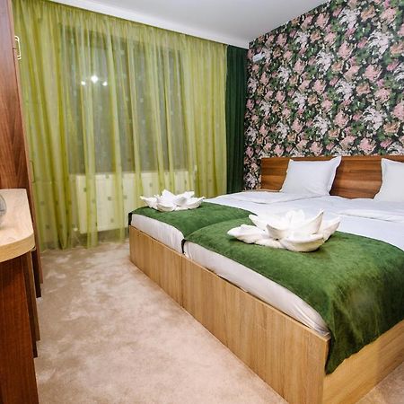 Пиргуля Hostel Miladinovtsi Ngoại thất bức ảnh